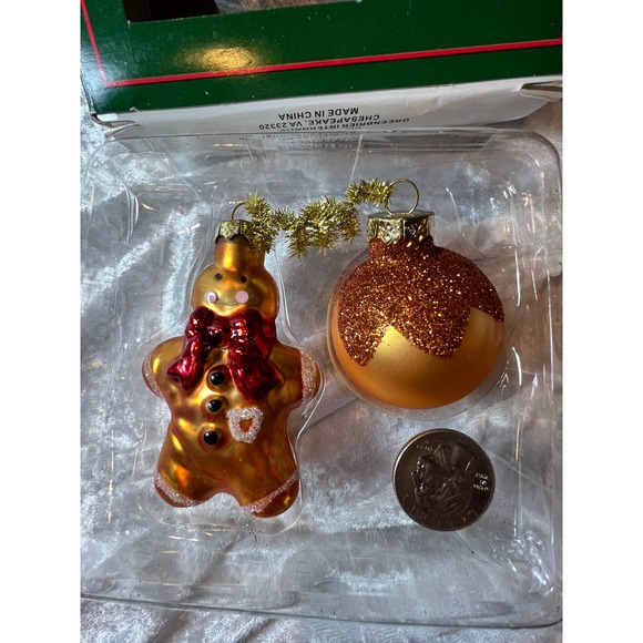 Christmas House Handpainted Blown Glass Ornaments Set of 2 Gingerbread & Ball - Picture 6 of 7